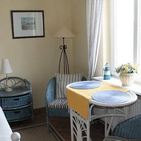 Peaceful Apartment In Steffenshagen By The Sea شقة *