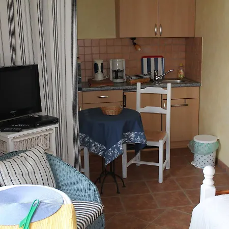 Peaceful Apartment In Steffenshagen By The Sea شقة *